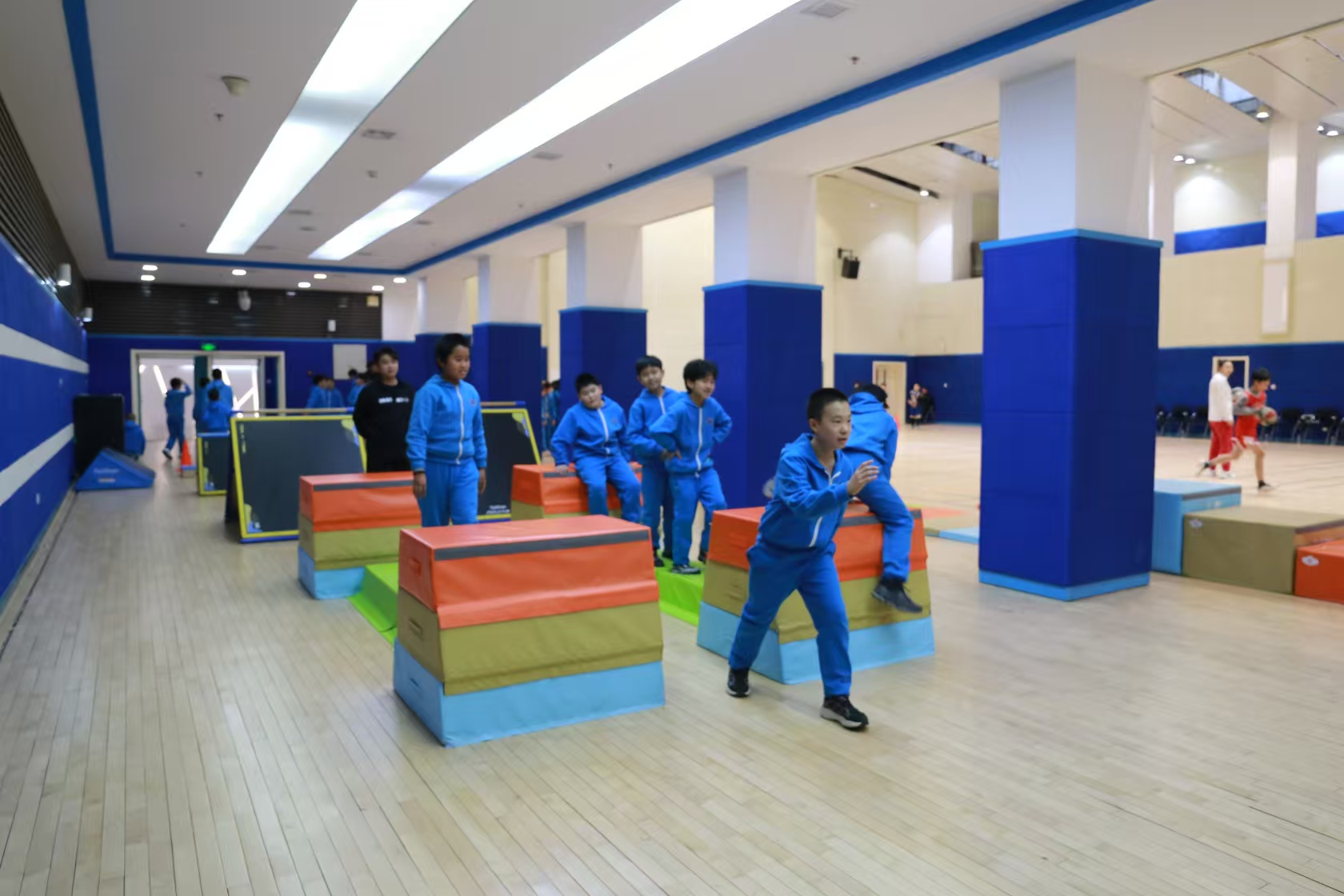 乐鱼体育跑酷器材进京“炫秀”